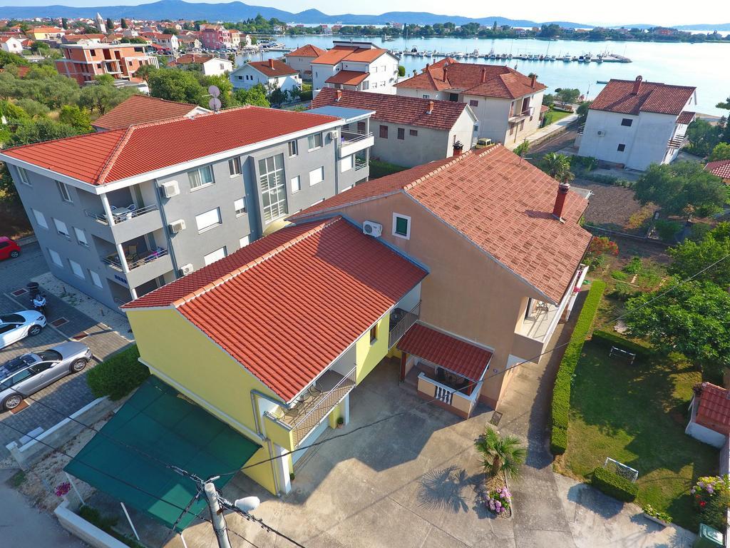 Apartments Lena Sukošan Exterior foto