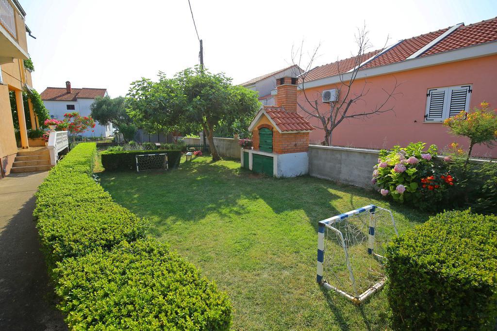 Apartments Lena Sukošan Exterior foto